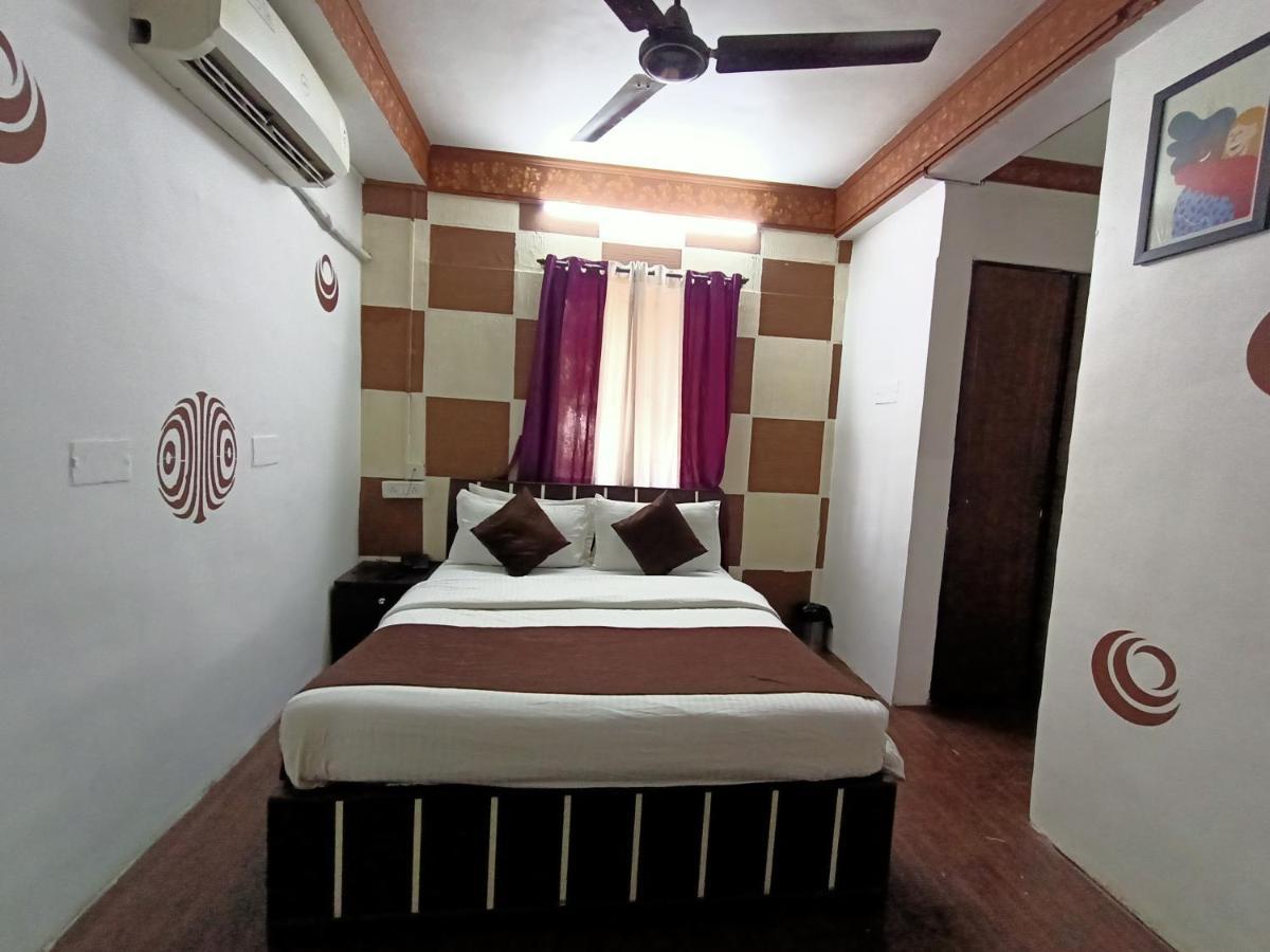 Kalpataru Hometel Мумбаи Экстерьер фото